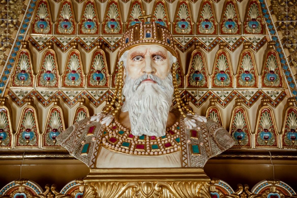 Szent István mellszobra