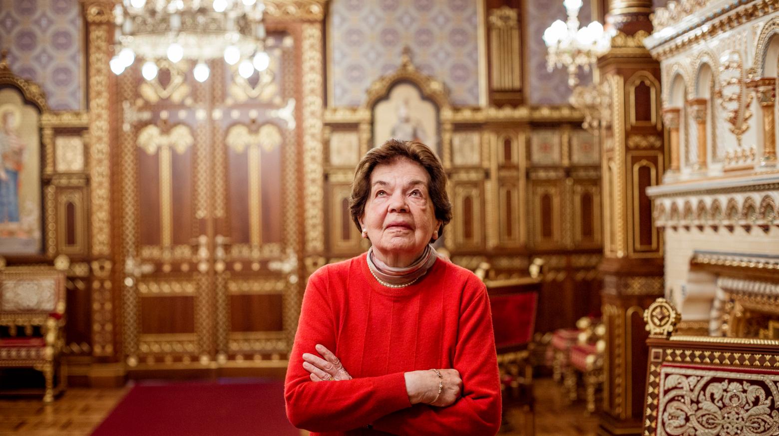 Hingyi Lászlóné hosszú évtizedek után újra megcsodálhatta a Szent István-termet